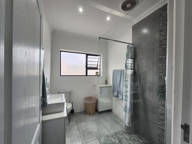 5 Bedroom Property for Sale in Die Bult Western Cape